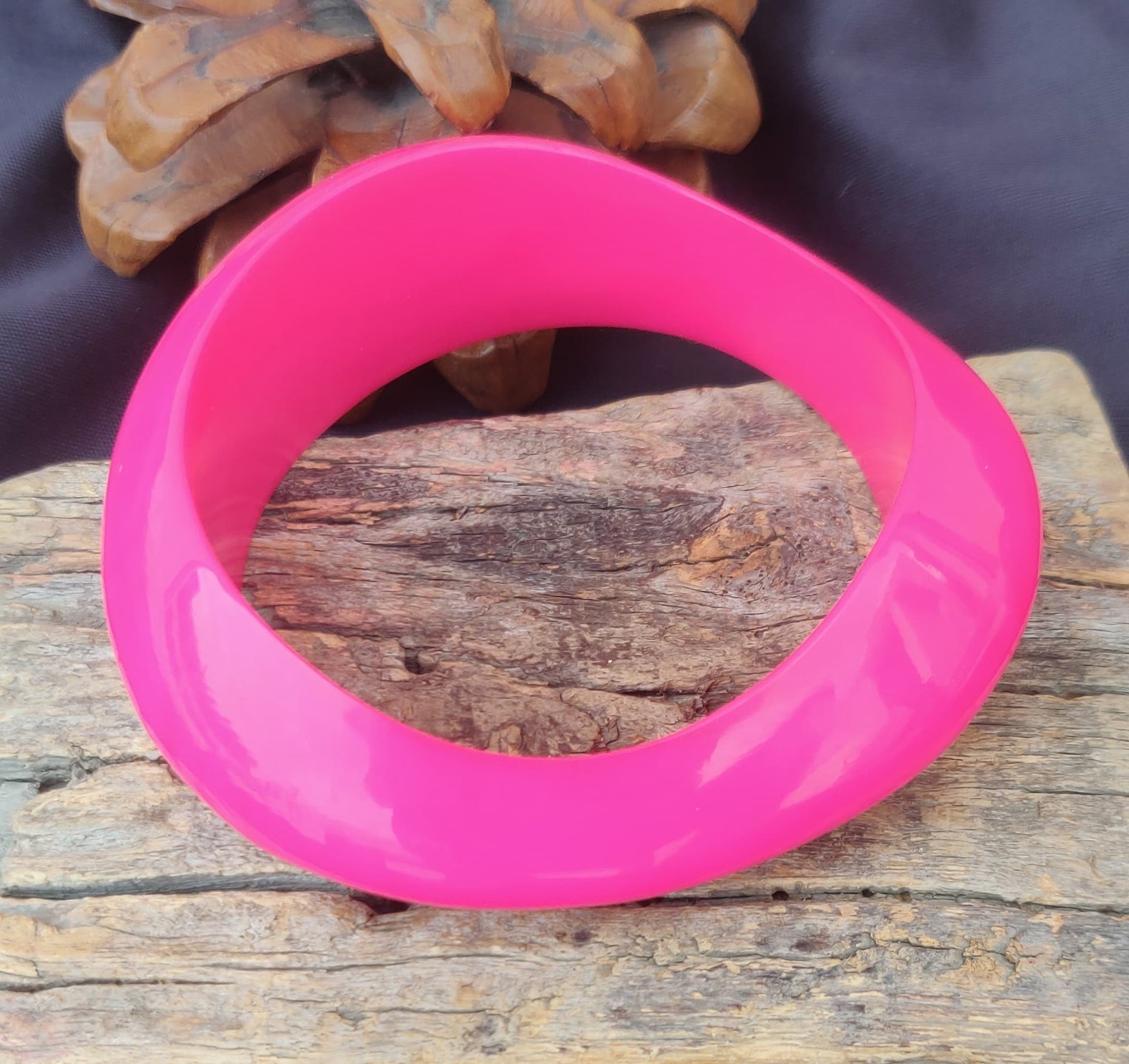 Stylish and Bold Handmade Resin Bangle for Women and Girls (Pack of 1 pc)