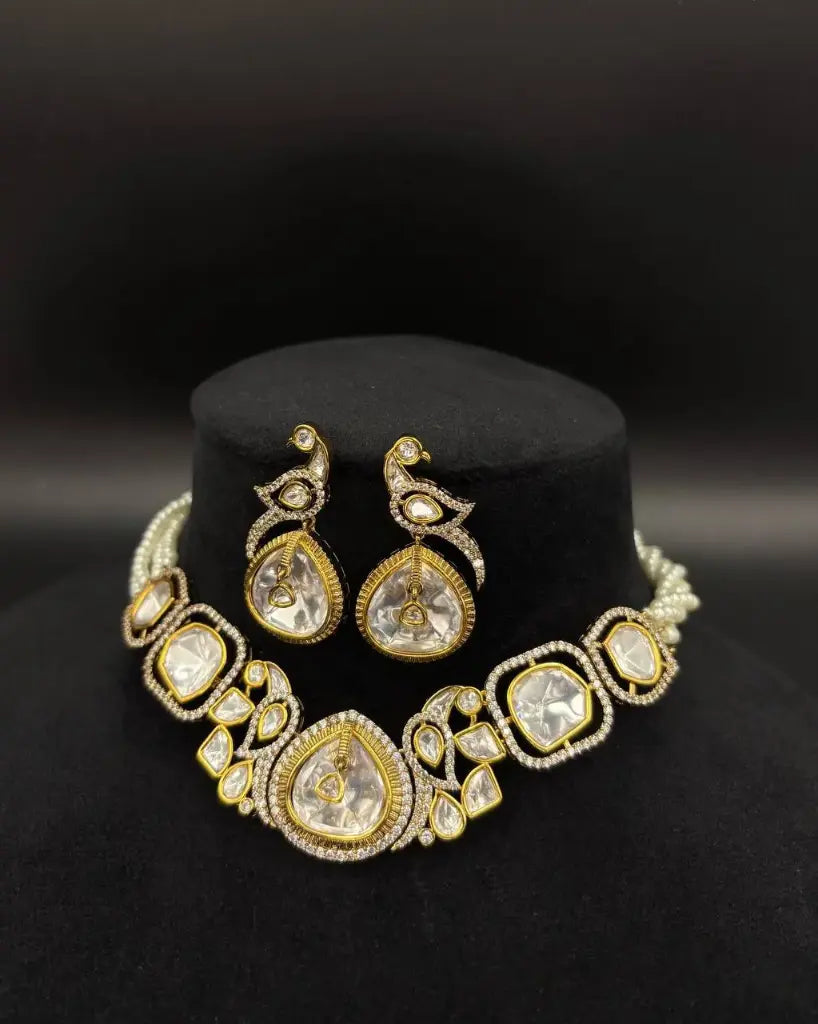 AIVY lUXE Royal Heritage Kundan Choker Set