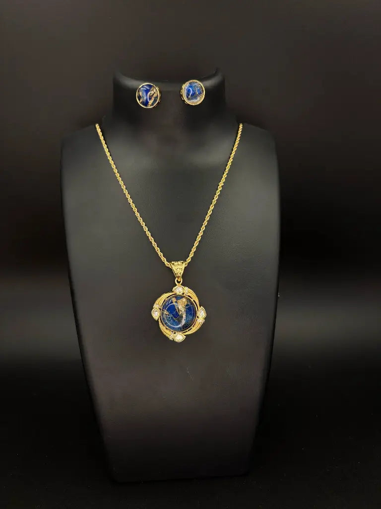 luxurious Regal Rosé Pendant Set