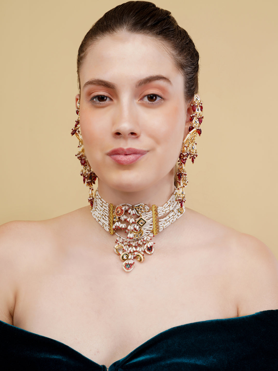 AIVY LUXE bridal kundan choker set worn by a woman with matching earrings and detailed craftsmanship