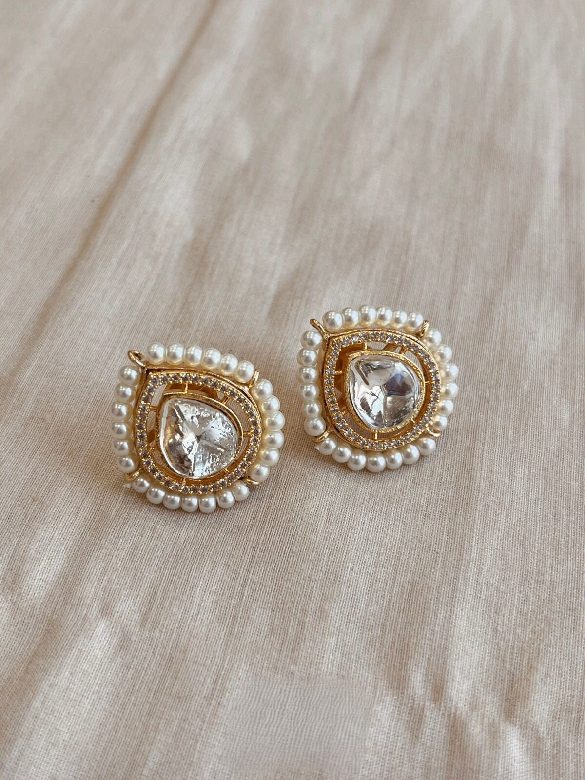 Pearl Cluster Fusion Studs