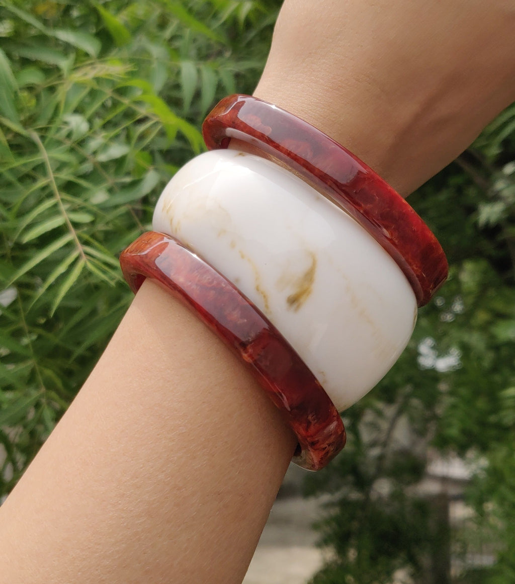 Chic Resin Bangles Set – Marbled White & Deep Ruby Red (Set of 3)