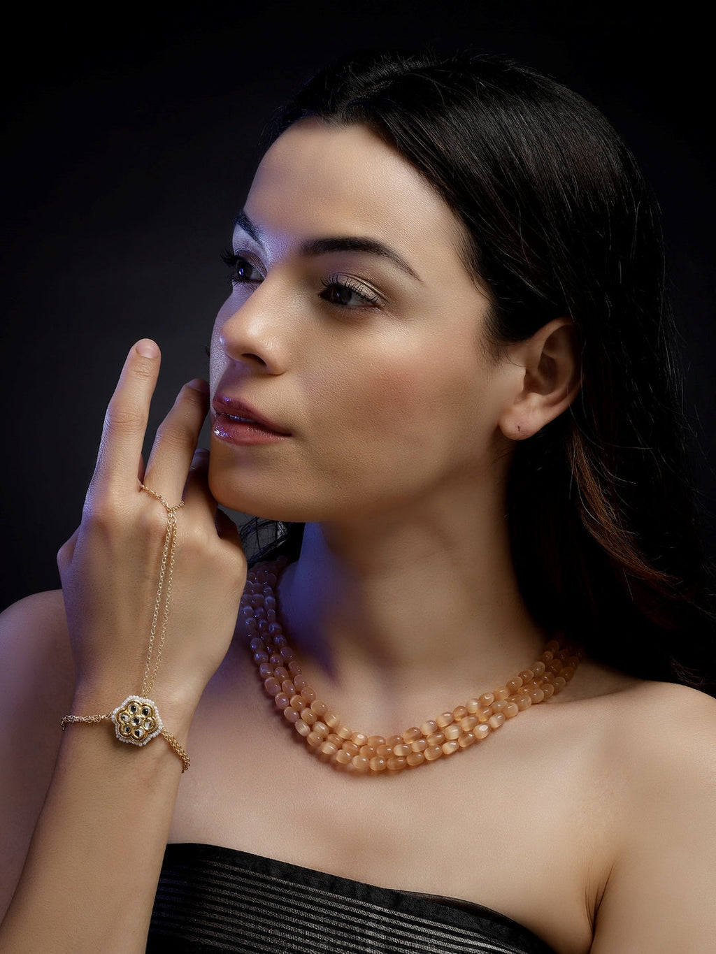 Barq-e-Sunehra Hath Phool