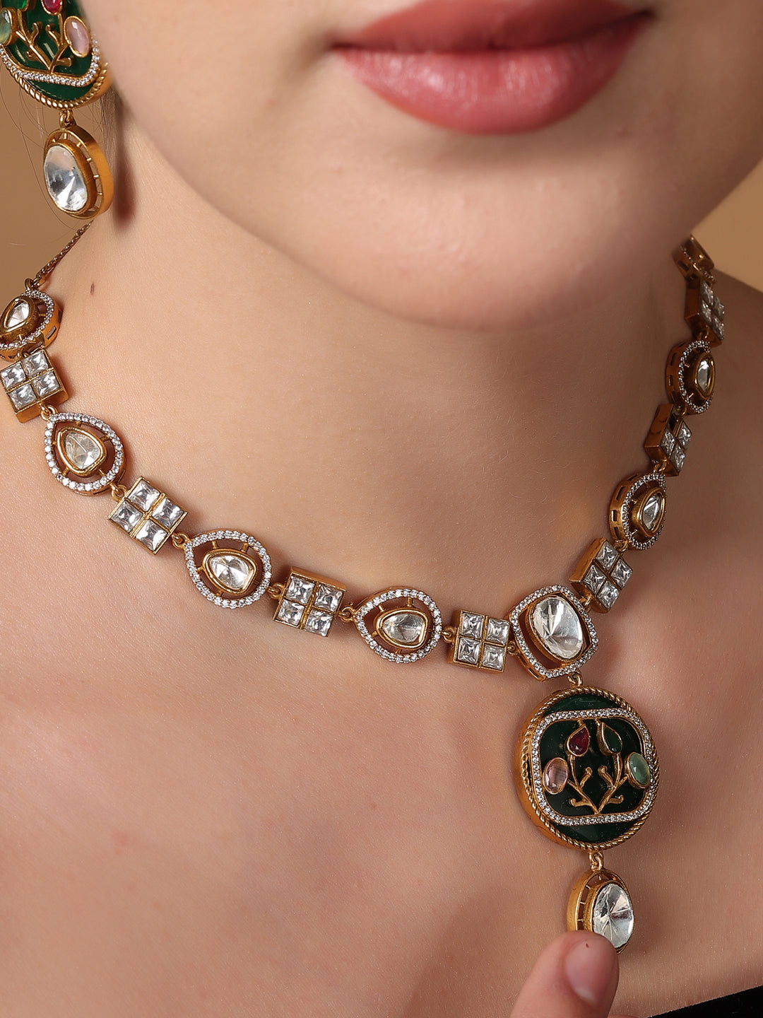 Sabz Necklace with Earring