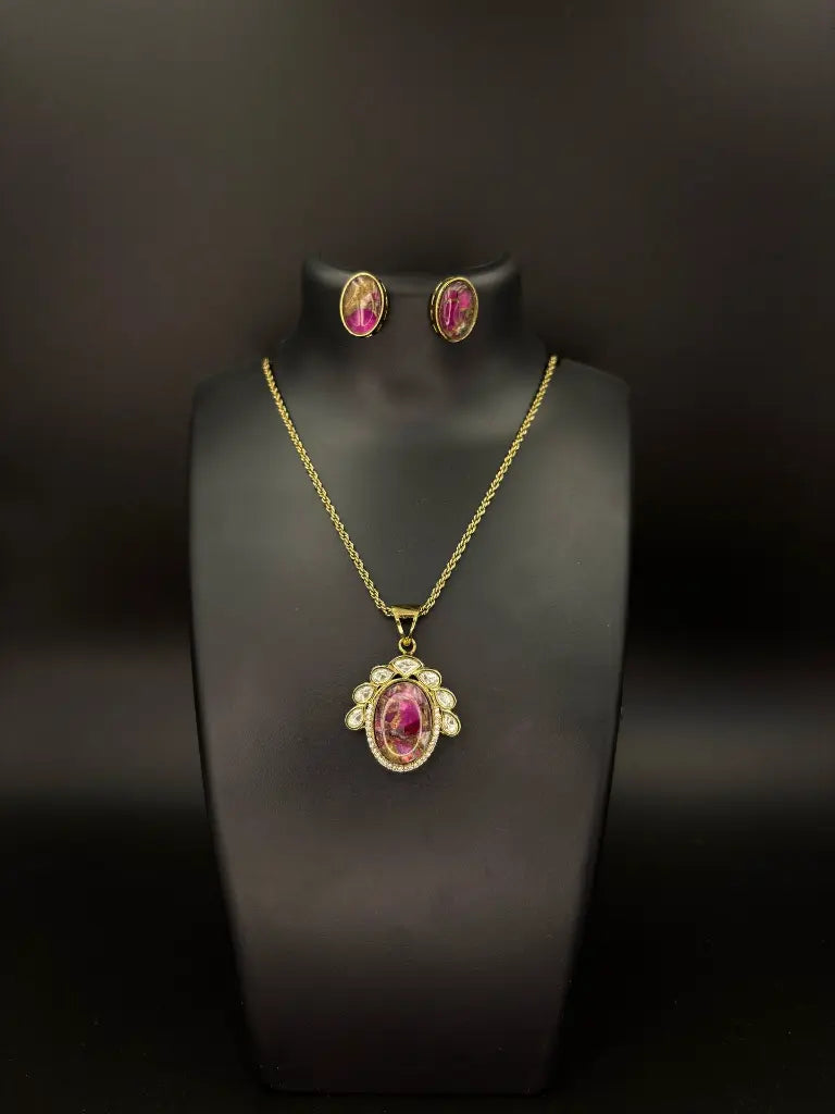 Kundan Pendant Set with Fire Stone