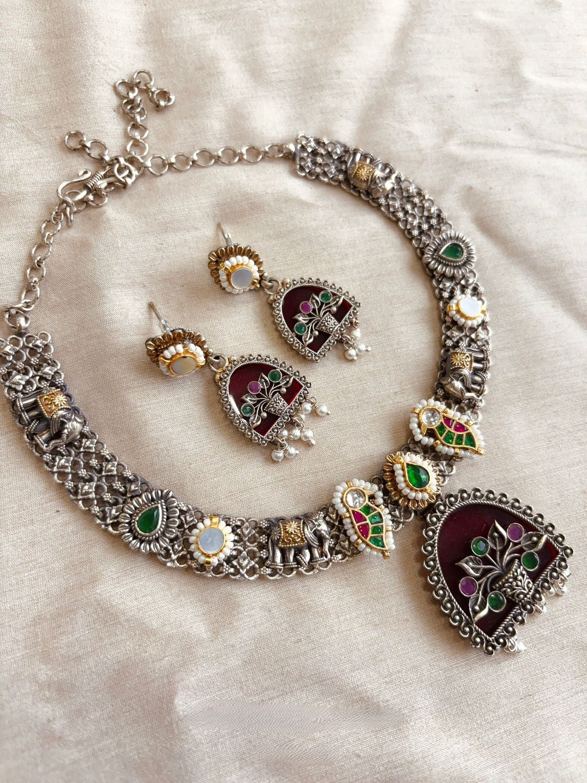 White Glam Fusion Necklace