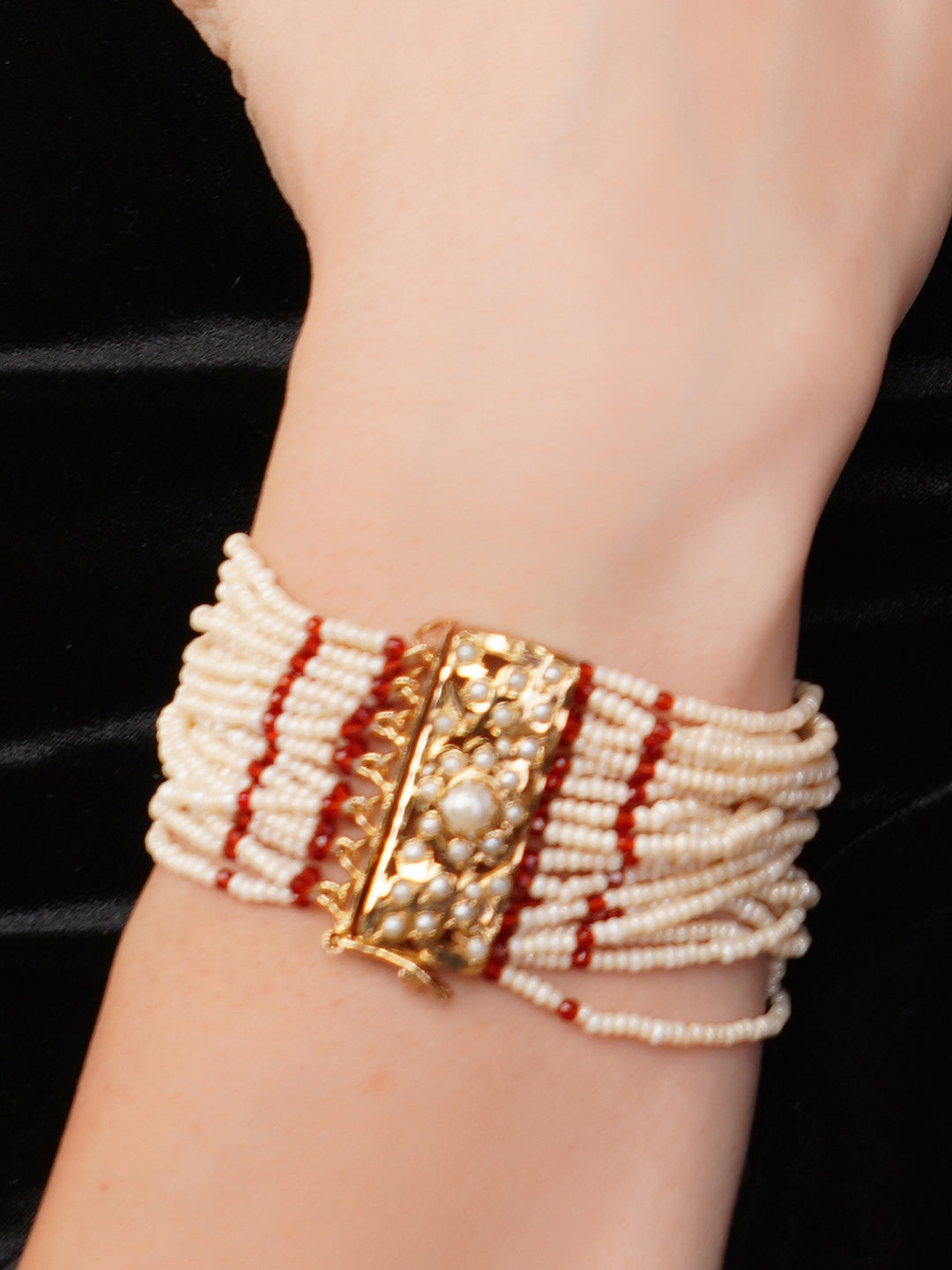 AIVY LUXE handmade pearl bracelet for women with multiple strands and gold clasp detail