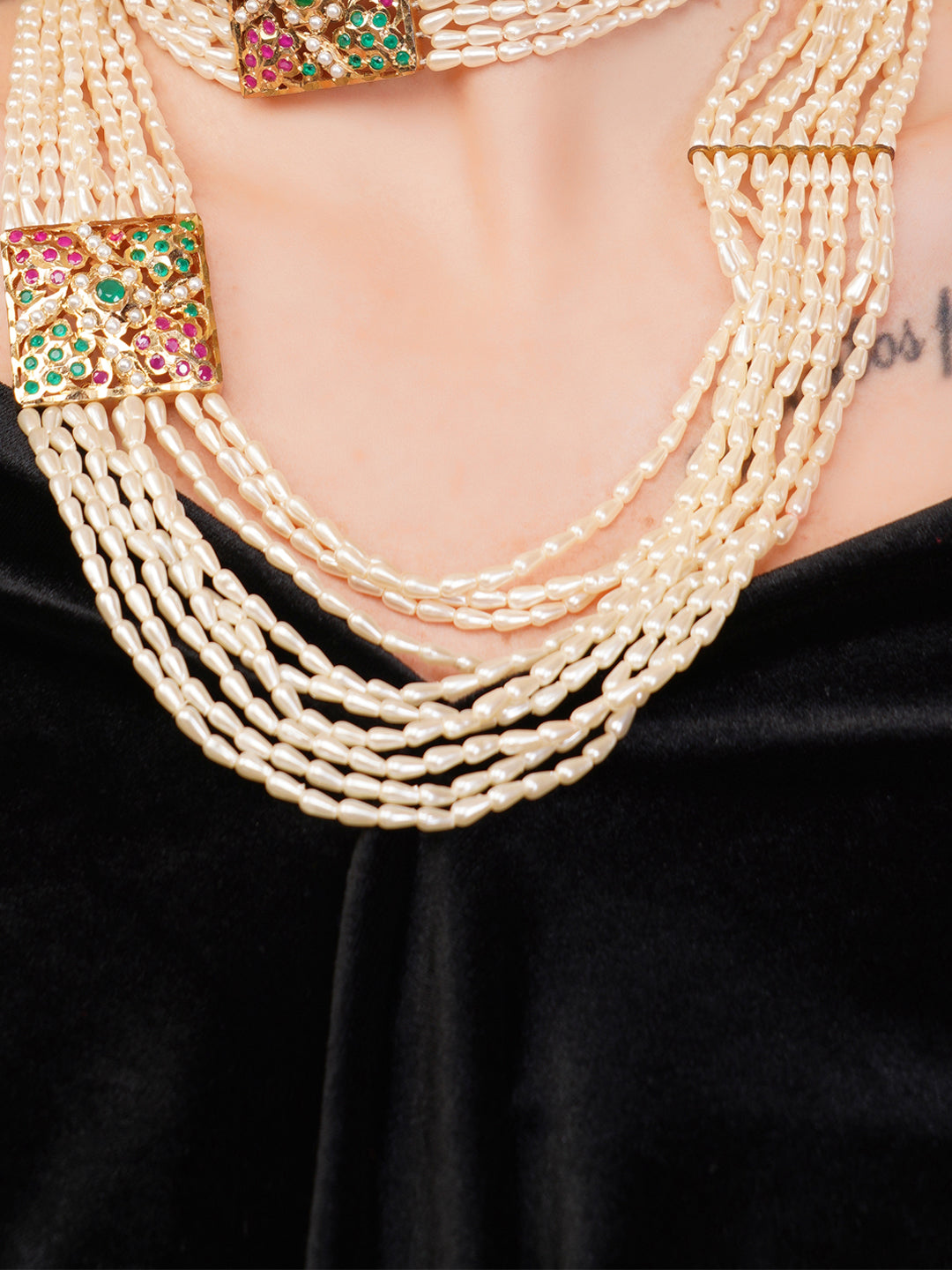 AIVY LUXE luxury Indian necklace with pearls featuring multiple strands of pearls and colorful gemstone accents